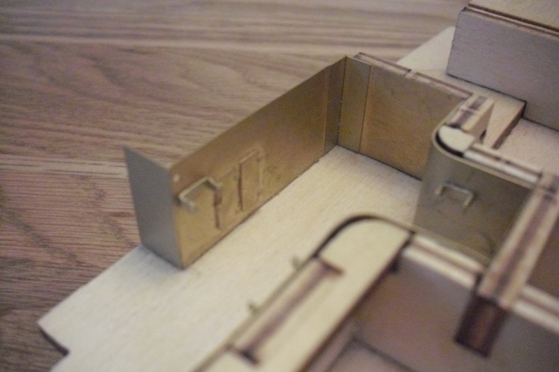 HACHETTE HMS HOOD 218.jpg