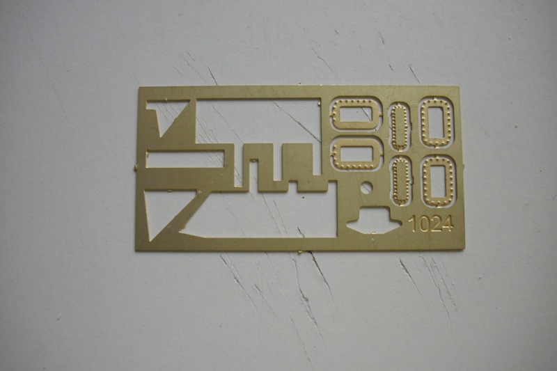 HACHETTE HMS HOOD 146.jpg