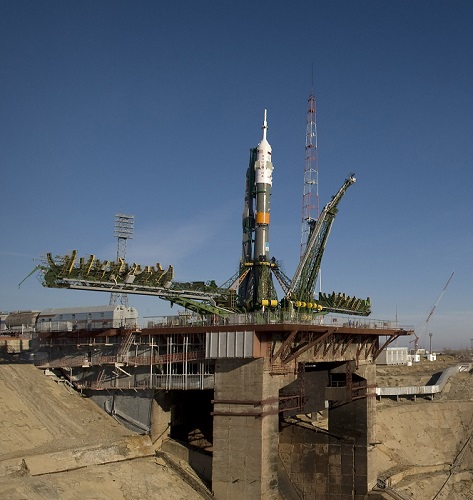 Soyuz_expedition_19_launch_pad (1).jpg