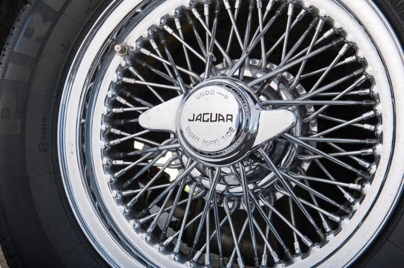 Jaguar-E-Type-Series-1-12.jpg