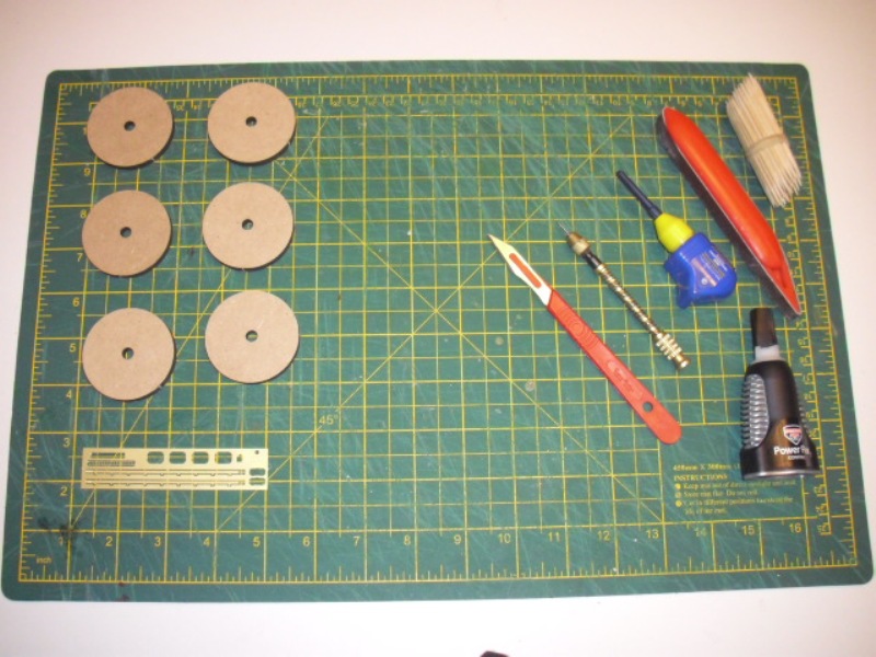 HACHETTE HMS HOOD 296.jpg