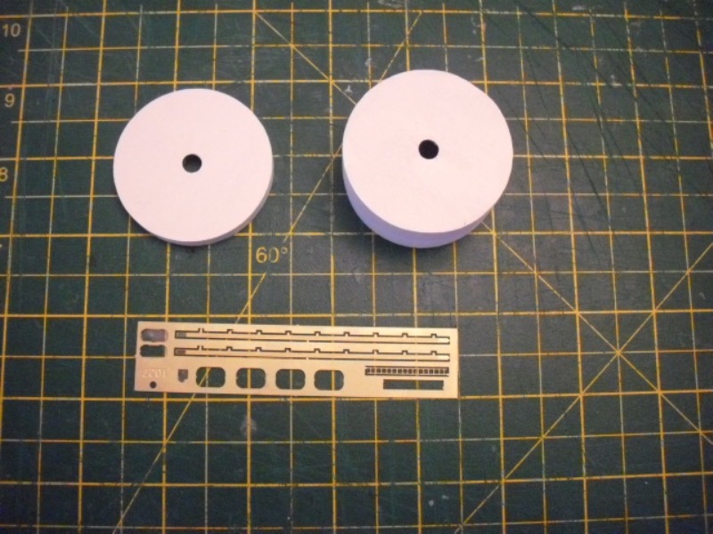 HACHETTE HMS HOOD 299.jpg