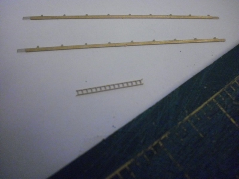 HACHETTE HMS HOOD 301.jpg