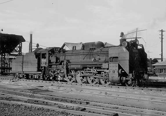 D51 Jul.1970 Takasaki 1st Depot.jpg