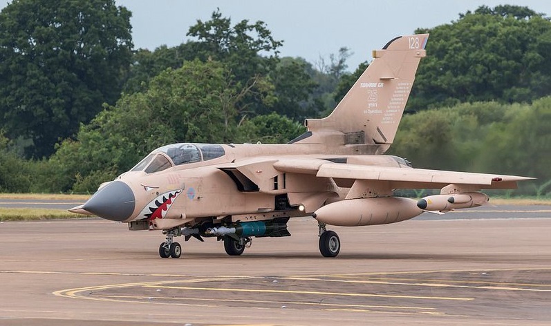Tornado-GR4-ZG750-Pinky.jpg