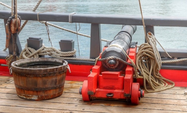4 pounder on endeavour 1.jpg