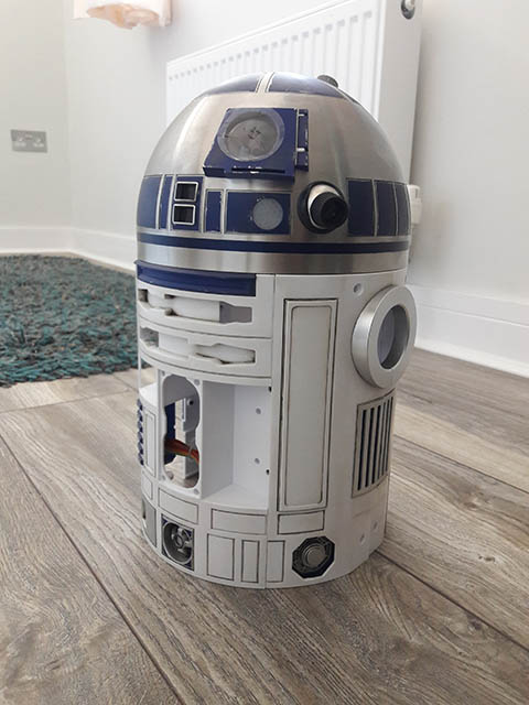 R2D2 75.jpg