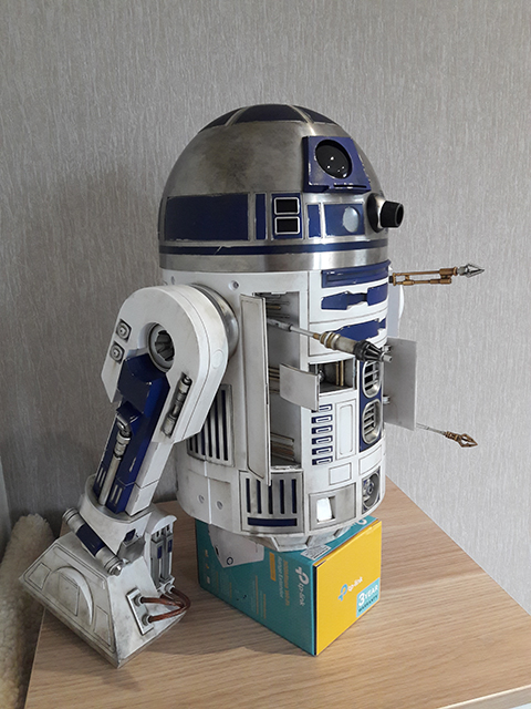 R2D2 103.jpg