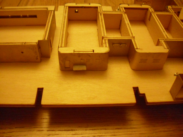 HACHETTE HMS HOOD 403.jpg