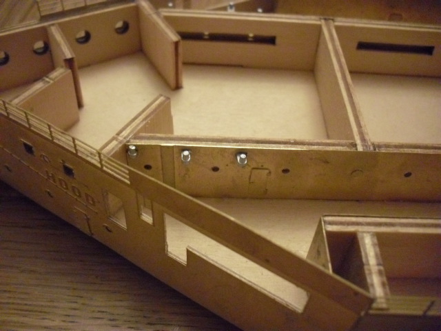 HACHETTE HMS HOOD 405.jpg