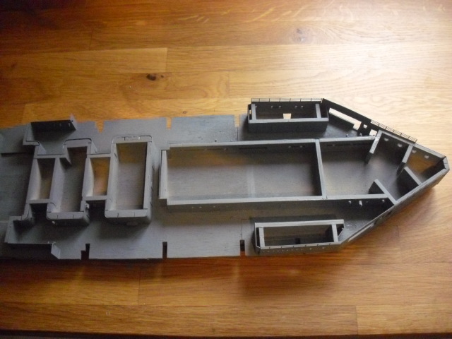 HACHETTE HMS HOOD 423.jpg