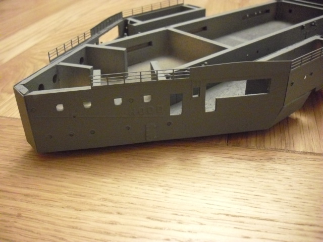 HACHETTE HMS HOOD 426.jpg