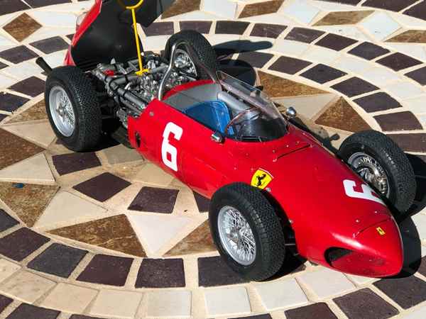 ferrari1.jpg