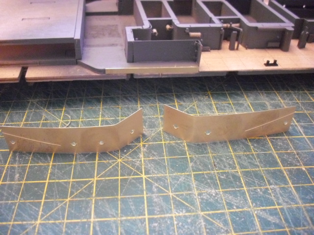 HACHETTE HMS HOOD 483.jpg