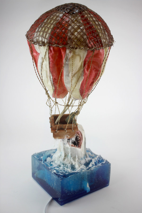 Treehouse Models White Shark Attacks Hot Air Balloon 600x480 7.jpg