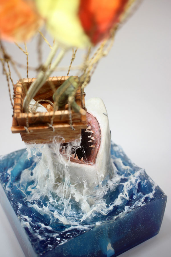 Treehouse Models White Shark Attacks Hot Air Balloon 600x480 9.jpg