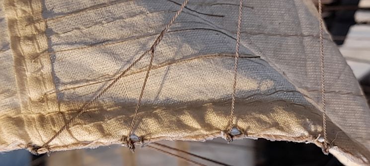 bowlines fitted to main top sail1.jpg