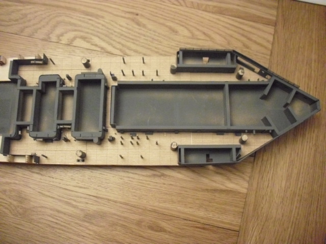 HACHETTE HMS HOOD 498.jpg