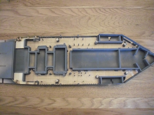 HACHETTE HMS HOOD 529.jpg
