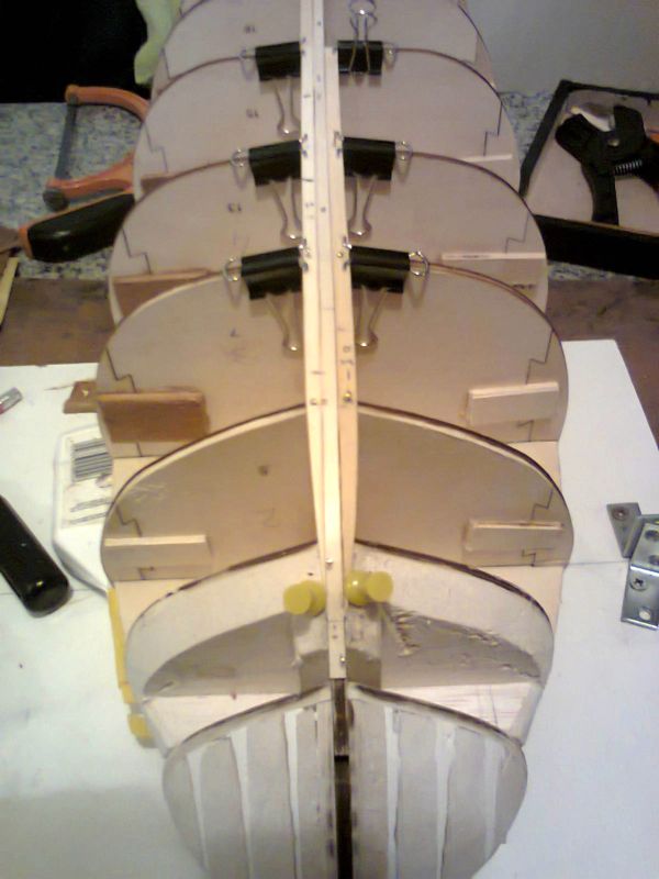 Glue the 1st keel planks.jpg