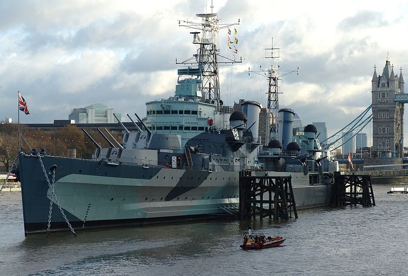 800px-HMS_Belfast_%28C35%29%2C_London%2C_England-16Dec2005_cropped.jpg
