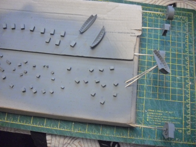 HACHETTE HMS HOOD 564.jpg
