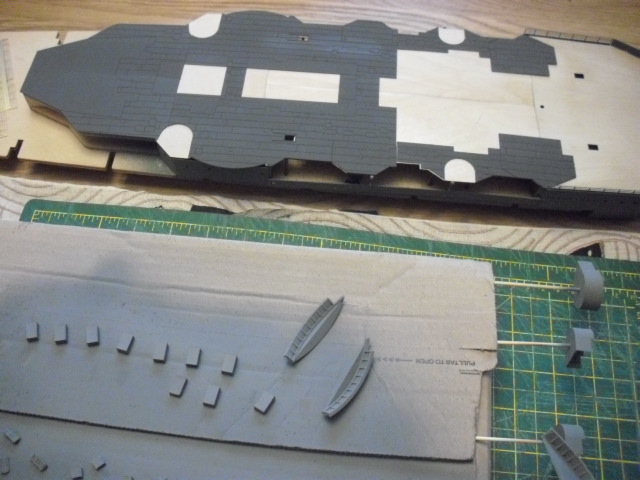 HACHETTE HMS HOOD 566.jpg