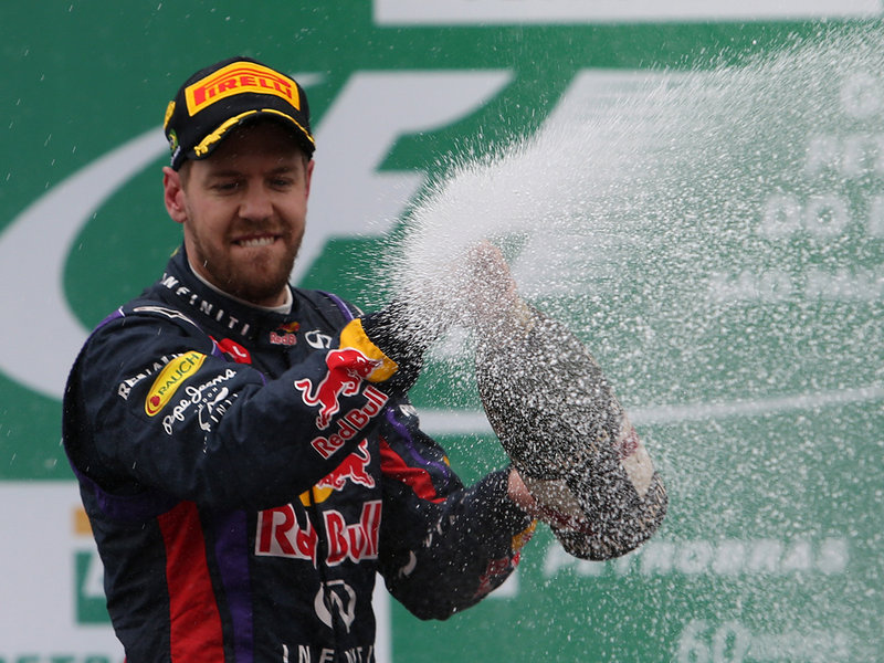 Sebastian-Vettel-Champagne-Brazil_.jpg