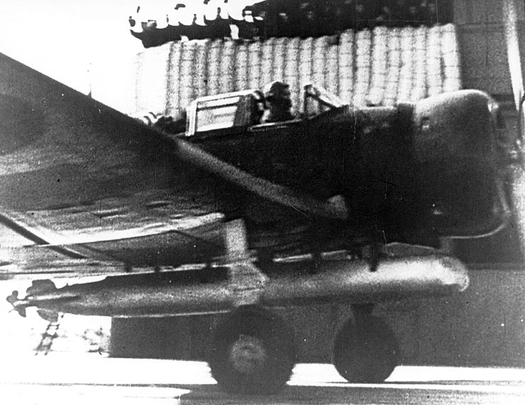 Kate B5N1 Akagi.jpg