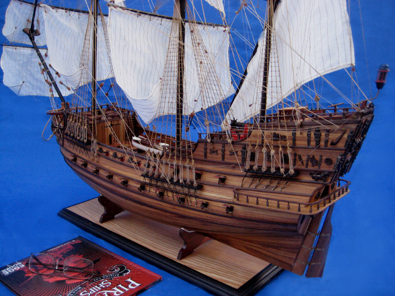 blackbeard%20ship%20model%20(1).jpg