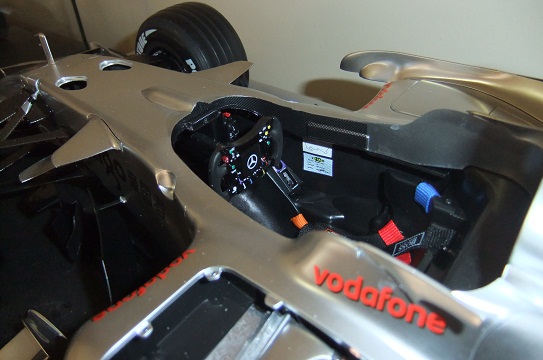 mclaren124.jpg