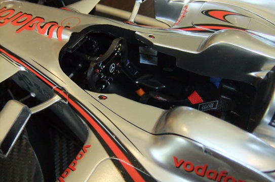 mclaren163.jpg