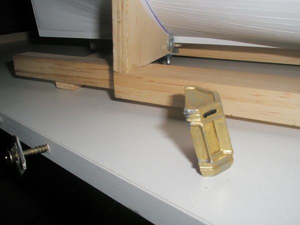 132. Profile on rear lantern half-showing filed down section..JPG