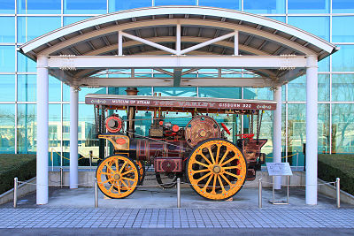 1280px-1919_Garrett_Showmans_Steam_Tractor_33705,_Mibu_Bandai_Museum,_Japan_opt.jpg