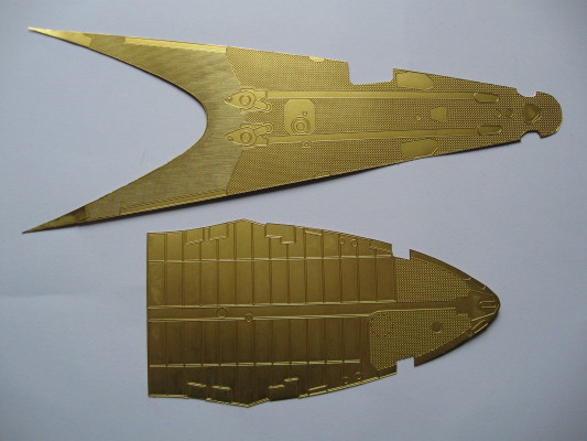 Akagi bow stern decks.JPG