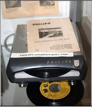 philipsrecordplayer4.jpg