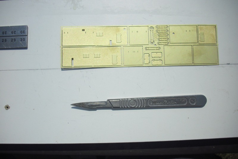 HACHETTE HMS HOOD 111.jpg
