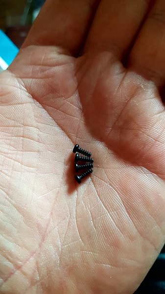 issue 22 screws .jpg
