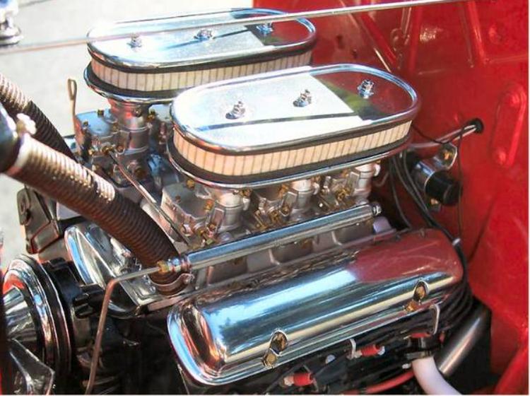 Pontiac engine-01.jpg
