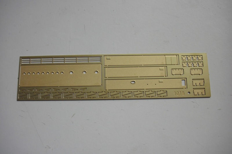 HACHETTE HMS HOOD 182.jpg